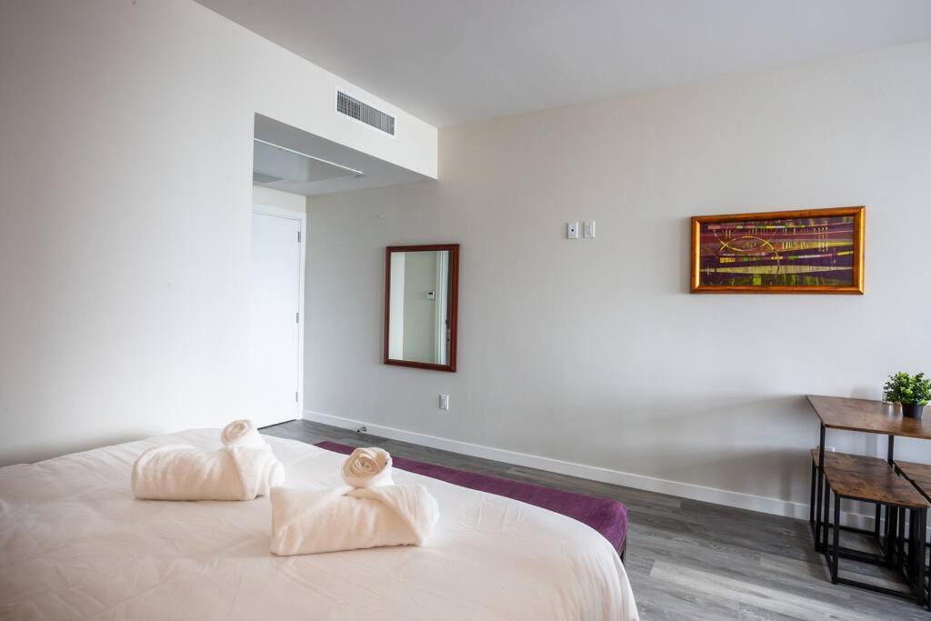 Cali King Size One Bedroom Luxurious Suite In Dtsd San Diego Exteriör bild